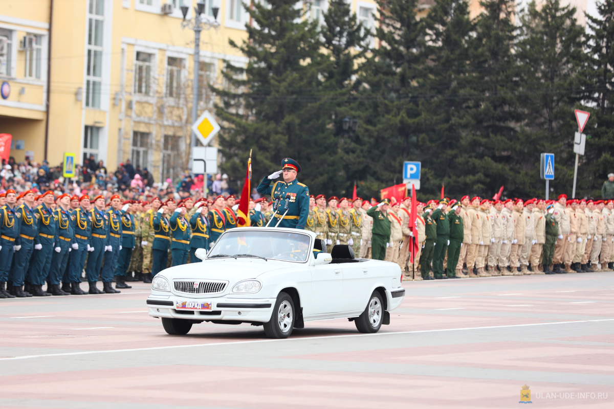 В Улан-Удэ на площади Советов пройдут репетиции военного парада -  Телекомпания 